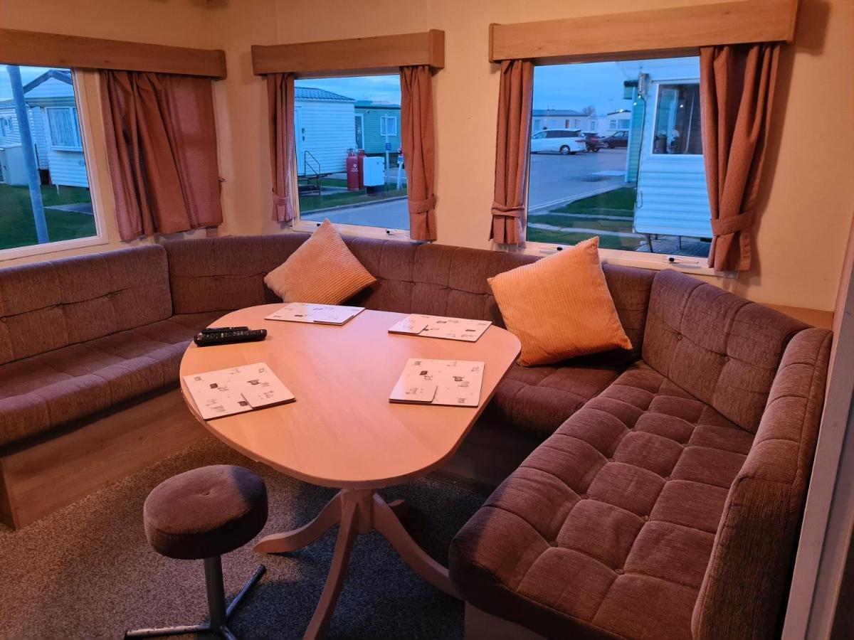 Cosy, Family Caravan Near The Beach Clacton-on-Sea Exterior foto