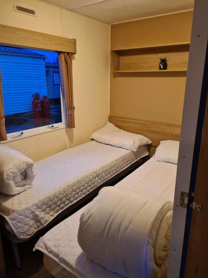 Cosy, Family Caravan Near The Beach Clacton-on-Sea Exterior foto